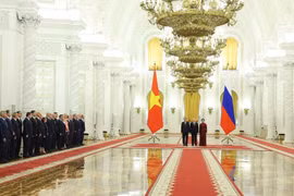 Президент Российской Федерации Владимир Путин провёл церемонию официальной встречи Генерального секретаря ЦК КПВ, Президента государства Вьетнама То Лама