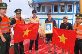 Борьба с ННН-промыслом - «стальной щит», защищающий прибрежные воды провинции Виньлонг. (Фото: ВИА)