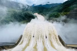 ГЭС Банве гибко регулирует сброс воды, защищая нижние районы. (Фото: ВИА)