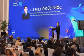 Заместитель Премьер-министра Хо Дык Фок выступает на форуме. (Фото: ВИА )