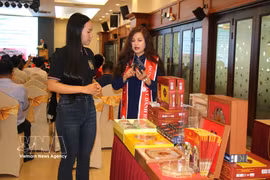 Компания Yen Huong Xua представляет решения по борьбе с контрафактной и поддельной продукцией. (Фото: ВИА).