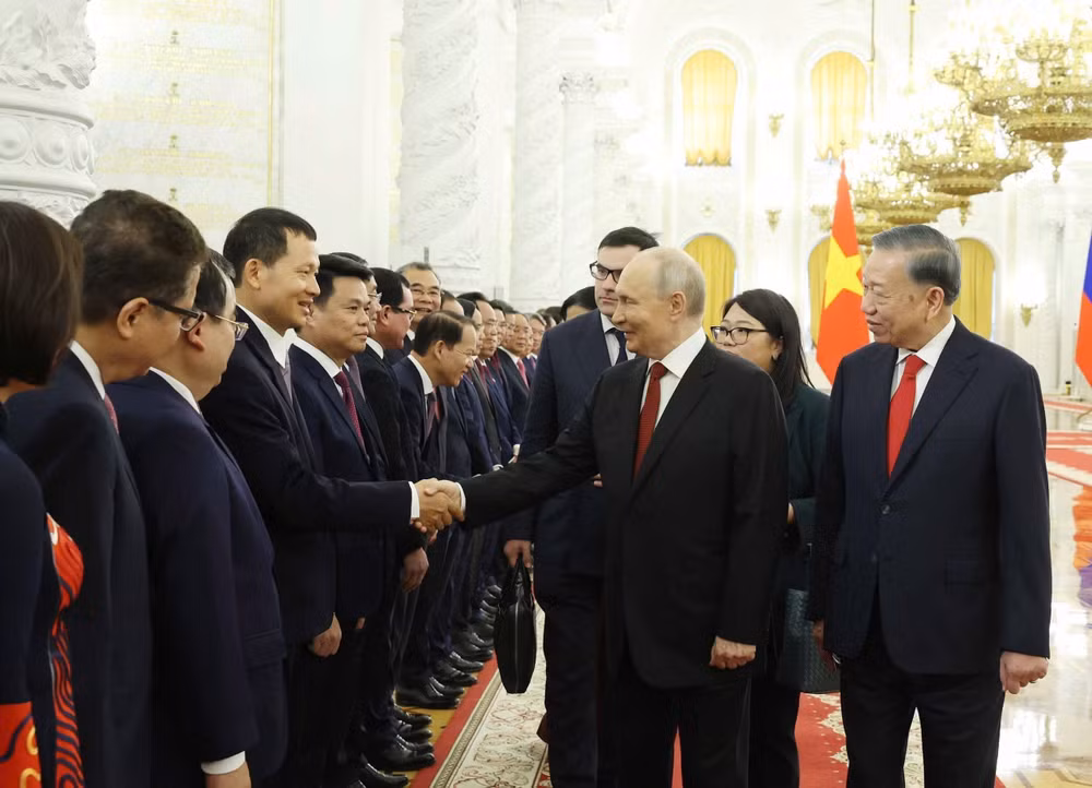 vna-potal-tong-thong-nga-putin-chu-tri-le-don-tong-bi-thu-chu-tich-nuoc-to-lam-cung-phu-nhan-9014008.jpg