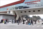 Пассажиропоток через Международный пограничный пункт Хыунги (провинция Лангшон) значительно возрос в связи с ростом туристического спроса (Фото: ВИА)