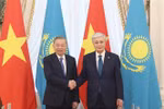 Президент Казахстана встретился и провел переговоры с Генеральным секретарем То Ламом (Фото: ВИА)