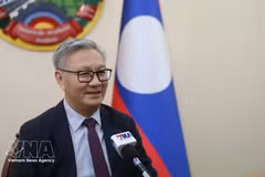 Заместитель премьер-министра, министр иностранных дел Лаоса Тхонгсаван Фомвихан дает интервью Вьетнамскому информационному агентству. (Фото: ВИА)