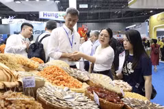 Предприятия представляют свою продукцию на выставке Vietfish 2026. (Фото: ВИА) 