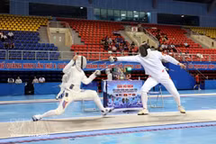 Более 180 фехтовальщиков принимают участие в чемпионате Юго-Восточной Азии по фехтованию 2026 года. Фото: ВИА.