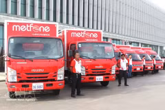Автопарк Metfone Express на церемонии запуска сервиса. (Фото: ВИА). 