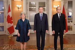 Генеральный секретарь ЦК КПВ, Президент То Лам (в центре), генерал-губернатор Канады Луиза Арбур (слева) и Премьер-министр Канады Марк Карни фотографируются на память. (Фото: ВИА) 