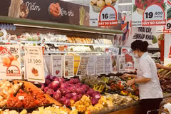 Общая выручка от розничной продажи товаров и бытовых услуг за первые шесть месяцев этого года увеличилась на 9,3% в годовом исчислении (Фото: VietnamPlus)