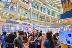 Стенд Vietnam Airlines на выставке ASTINDO Travel Fair 2026 привлекает большое число посетителей. (Фото: ВИА) 