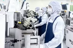 Современная производственная линия компании Hana Micron Vina Co., Ltd в городе Бакнинь. Фото: ВИА.