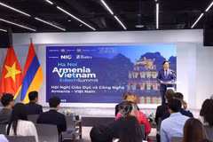 Заместитель премьер-министра Чан Хонг Ха выступает на саммите «Армения – Вьетнам: образование и технологии – 2025» 23 сентября. (Фото: ВИA)