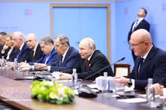 Президент России Владимир Путин выступает на встрече. Фото: ВИА.