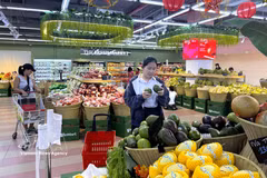 Региональные фирменные сорта фруктов представлены в супермаркете Winmart Тхаодьен в Хошимине. Фото: ВИА.