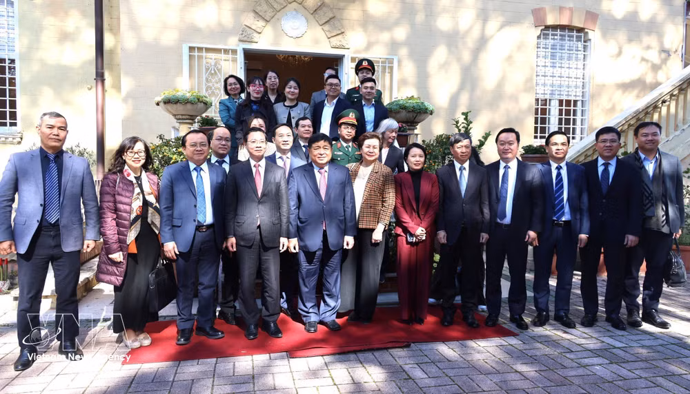 vnanet-pho-thu-tuong-nguyen-chi-dung-tham-lam-viec-tai-italy-8652006.jpg