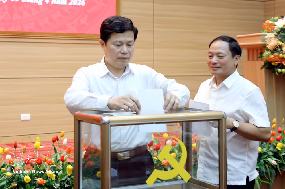 vnanet-potal-dong-chi-pham-quang-ngoc-duoc-bau-giu-chuc-bi-thu-tinh-uy-hung-yen-8691204-1.jpg