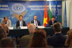 На переговорах по торговому и инвестиционному сотрудничеству между Вьетнамом и Болгарией (Фото: ВИA)