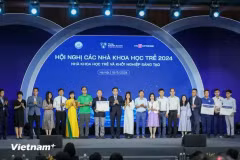 На конференции молодых ученых и инновационных стартапов, состоявшейся в Ханое 16 мая. (Фото: ВИA)