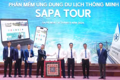 Представители агентств на церемонии запуска приложения Sapa Tour для продвижения туризма в курортном городе Сапа в северной провинции Лаокай. (Фото: nhandan.vn) 