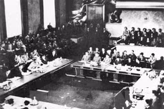 Победа у Дьенбьенфу в 1954 году вынудила французских колонистов подписать Женевское мирное соглашение и положить конец колониальному режиму во Вьетнаме (Фото из архива: ВИA)