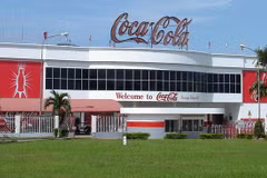 Компания Coca-Cola инвестировала во Вьетнам более 1 млрд. долл. США, построив три завода по производству напитков в Ханое, Дананге и городе Хошимин. (Фото: baodautu.vn)