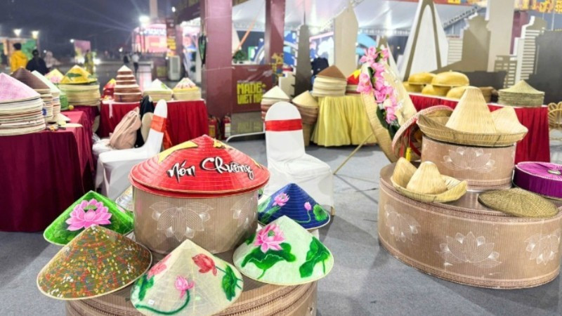 Мероприятие направлено на усиление продвижения бренда вьетнамских товаров, поддержку предприятий в расширении рынков и продвижению потребления вьетнамской продукции на платформах электронной коммерции. (Фото: Оргкомитет)