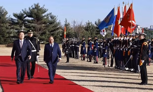 Церемония встречи президента Нгуен Суан Фука состоялась в Сеуле ảnh 2