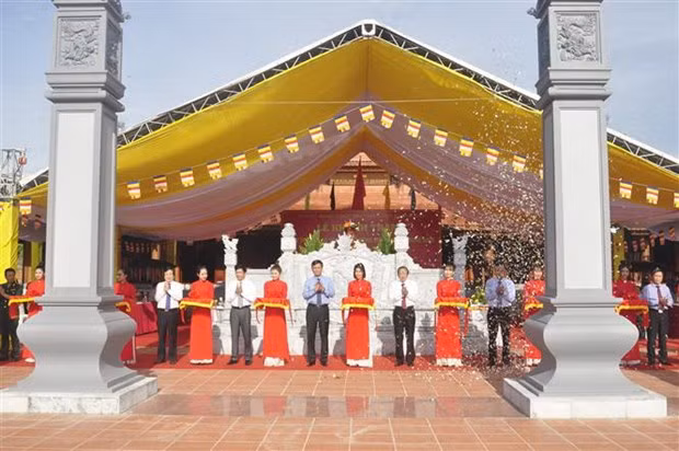 Торжественное открытие храма памяти дяди Хо и павших героев провинции Куангбинь ảnh 1