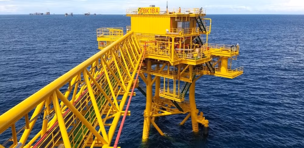 Компания «Вьетсовпетро» получила первую нефть с буровых установок БК-18А и БК-19 ảnh 1