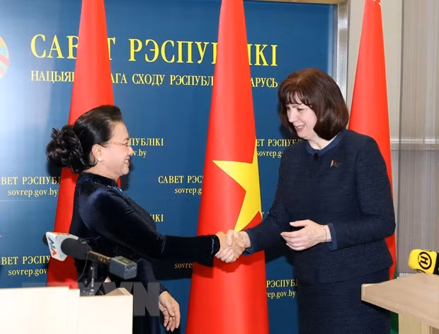 Председатель НС Нгуен Тхи Ким Нган начала визит в Беларусь ảnh 1