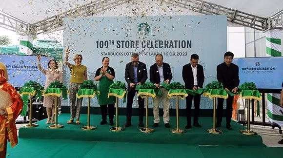 Компания Starbucks открыла 100-й магазин во Вьетнаме ảnh 1