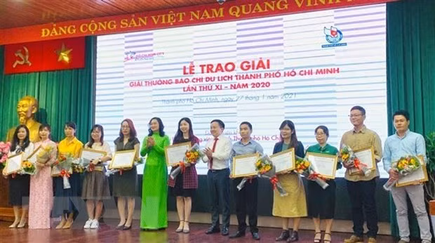 Вьетнамское информационное агентство получило три приза на HCM City Tourism Press Awards ảnh 1