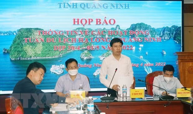 Карнавал Халонг-2022 в центре внимания SEA Games 31 ảnh 1