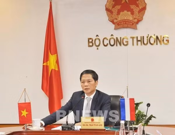 Вьетнам преодолеет трудности в 2021 году на основе солидарности ảnh 1