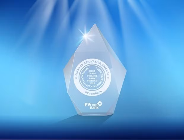 PVcomBank отмечен престижными международными наградами ảnh 1