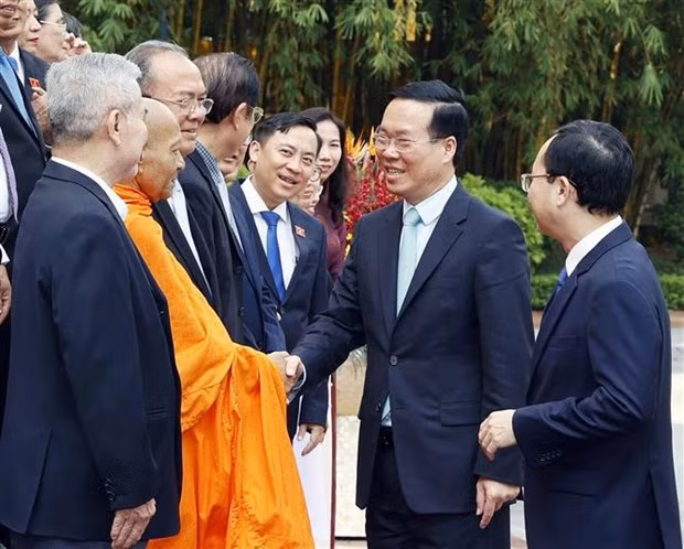 Президент государства встретился с выдающимися личностями города Кантхо ảnh 1