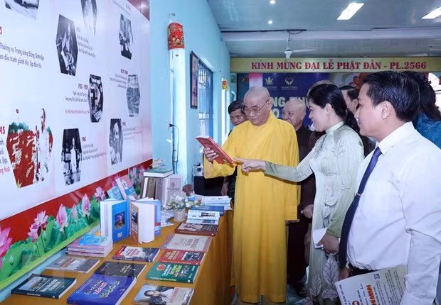 В буддийской пагоде открылось «Культурное пространство Хо Ши Мина» ảnh 1