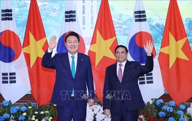 Премьер-министр Вьетнама встретился с президентом РК ảnh 2