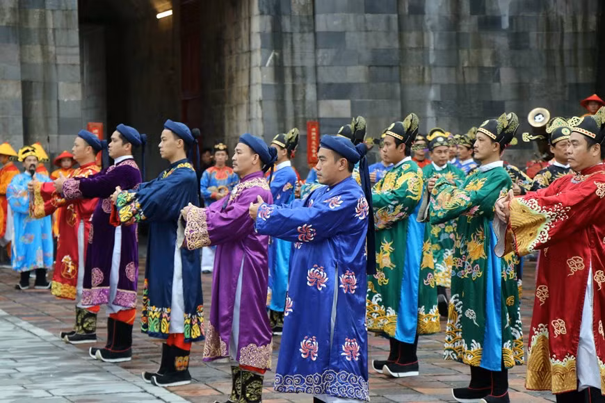 В Тхыатхиен-Хюэ прошла церемония раздачи календаря ảnh 7