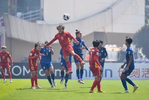 Женская сборная по футболу Вьетнама обыграла Таиланд со счетом 2:0 в раунде плей-офф ЧМ-2023 ảnh 1