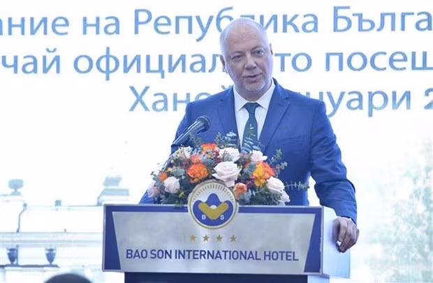 Председатель НC Болгарии встретился с представителями вьетнамцев, которые учились и работали в этой стране ảnh 1