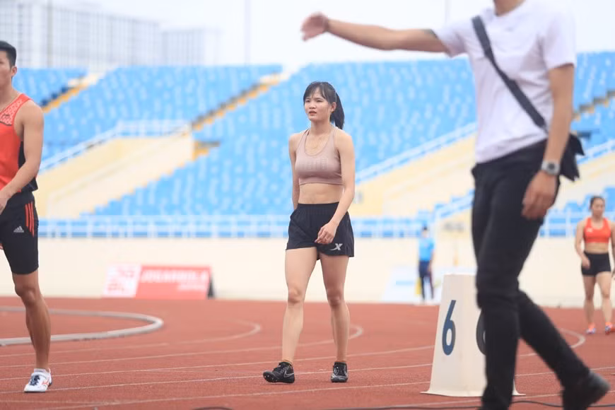 SEA Games 31: вьетнамские легкоатлеты готовы защищать свое господство на региональных соревнованиях ảnh 10
