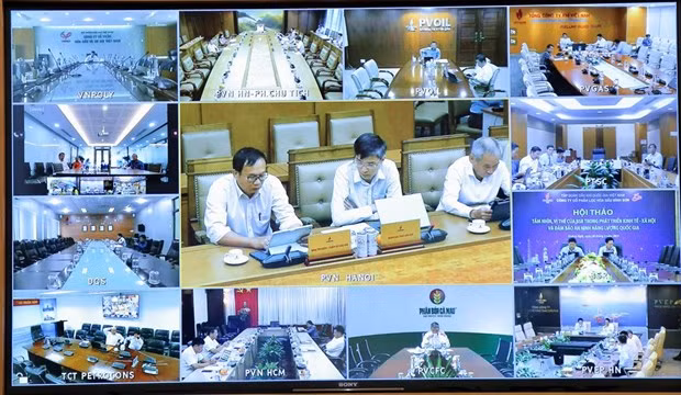 Цена на нефть упала, прибыль Петровьетнам за 4 месяца по-прежнему превысила план на 77% ảnh 2