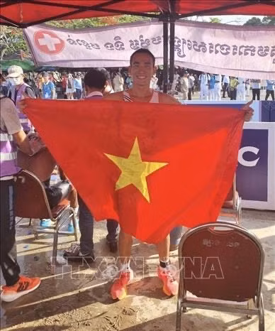 SEA Games 32: Вьетнам завоевал историческую золотую медаль в женском баскетболе ảnh 3