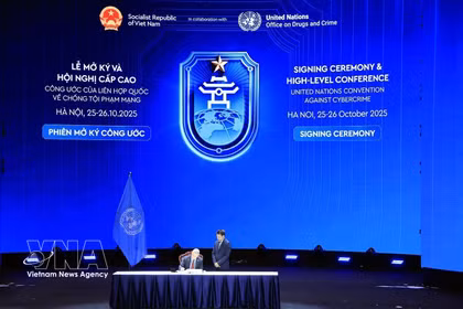 Утром 25 октября 2025 года в Национальный конференц-центр после церемонии открытия подписания и Саммита по Конвенции ООН против киберпреступности (Конвенции Ханоя) главы делегаций приступили к подписанию Конвенции ООН против киберпреступности (Фото: ВИА) 