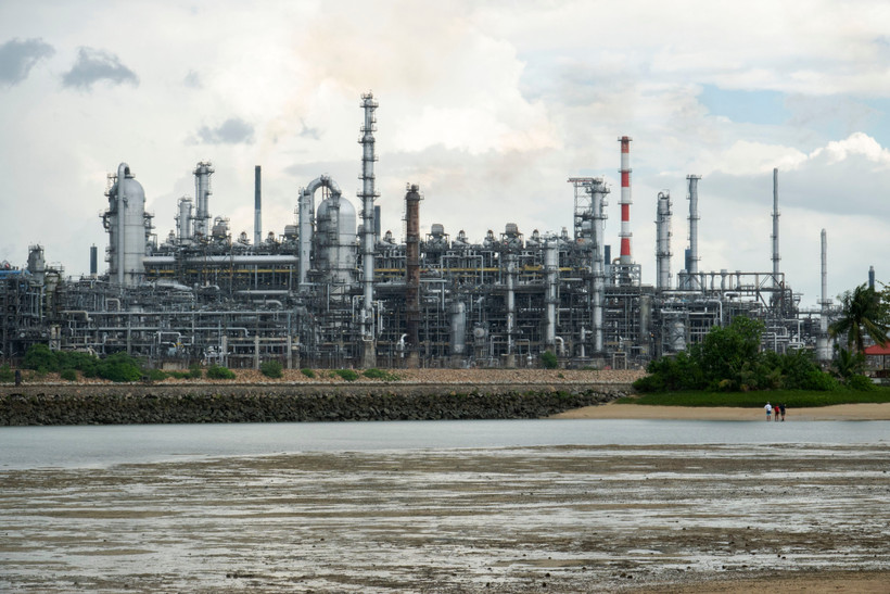 Нефтеперерабатывающий завод на острове Пулау Буком, Сингапур. Фото: Синьхуа/ВИА