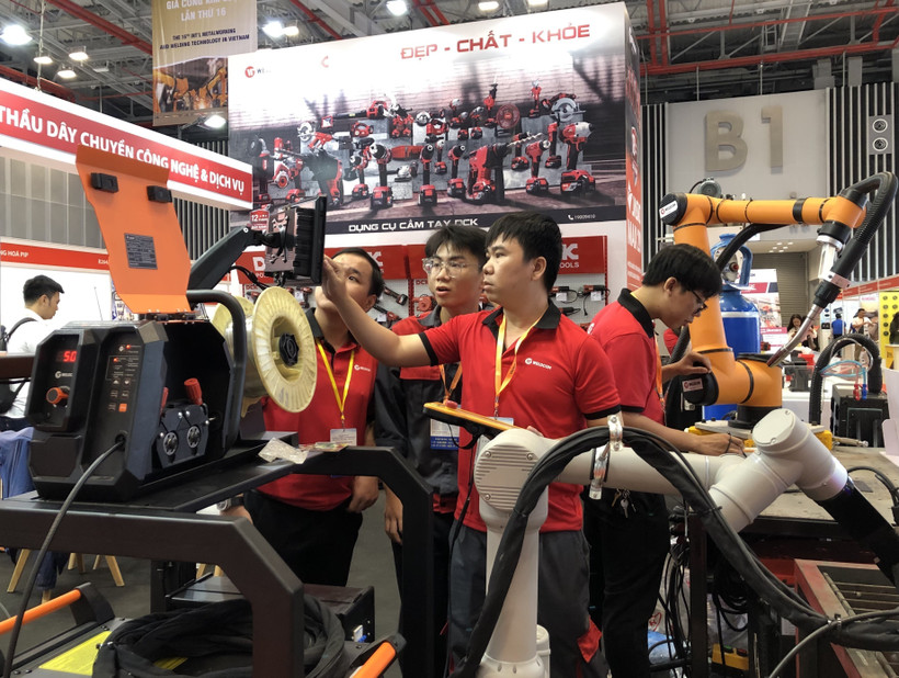 Автоматизированное промышленное оборудование представлено на серии выставок. (Фото: ВИА)