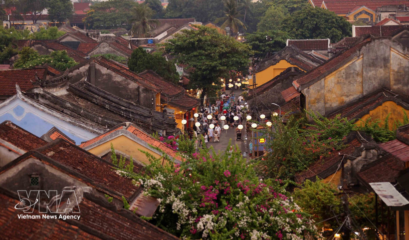 Вечная притягательность наследия заключается не в неподвижных сооружениях, а в его живом присутствии в повседневной жизни Хойана. (Фото: ВИА)
