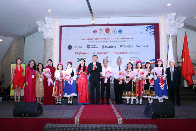 Участники программы фотографируются на память. (Фото: ВИА)